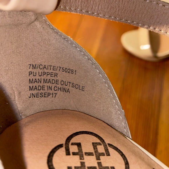 Neutral high heels - Picture 4 of 4